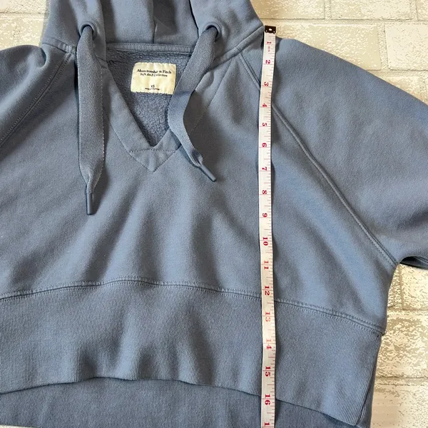 Abercrombie & Fitch Cropped Hoodie - Image 7