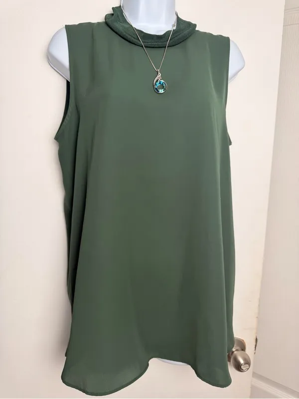 Simply Vera Vera Wang Olive Green Sleeveless Mock Neck Tank - Image 4