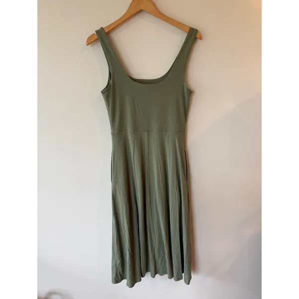 Weekend NWT Jersey Sleeveless Square Neck Midi Dress Sage Green Women's Medium - Image 2