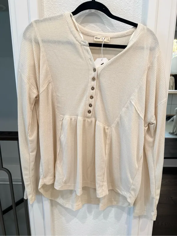 New In Cream Waffle Knit Babydoll Henley Top Size Large NWT - Image 3