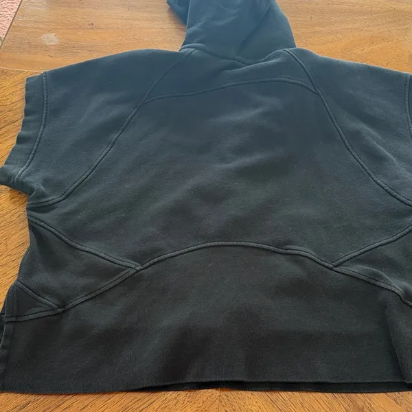 Lululemon Scuba Short Sleeve - Image 8