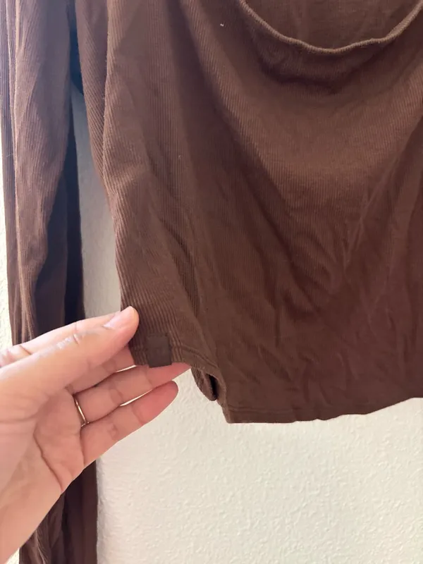 Lululemon ribbed brown longsleeve with open back detail - Image 5