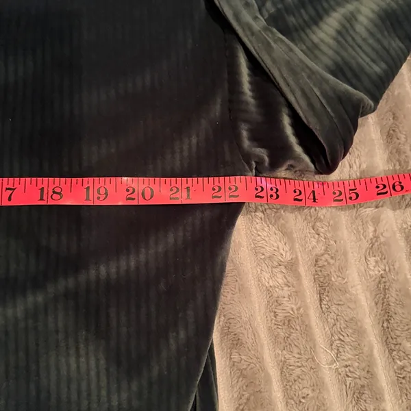 Fabletics Velour Corduroy Quarter Zip Size M‎ Forest Green Cropped Pullover - Image 7