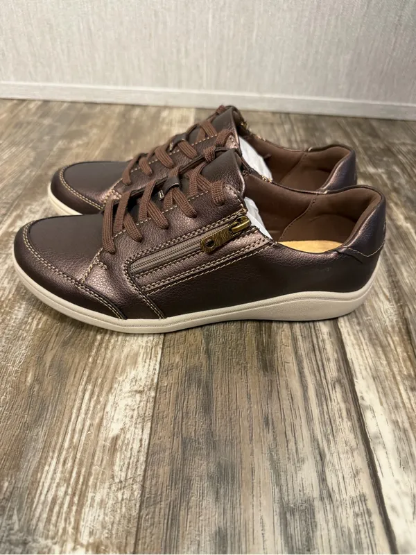 Clarks Women’s Metallic Bronze Low-Top Sneaker with Side Zip Size 8.5 - Image 9