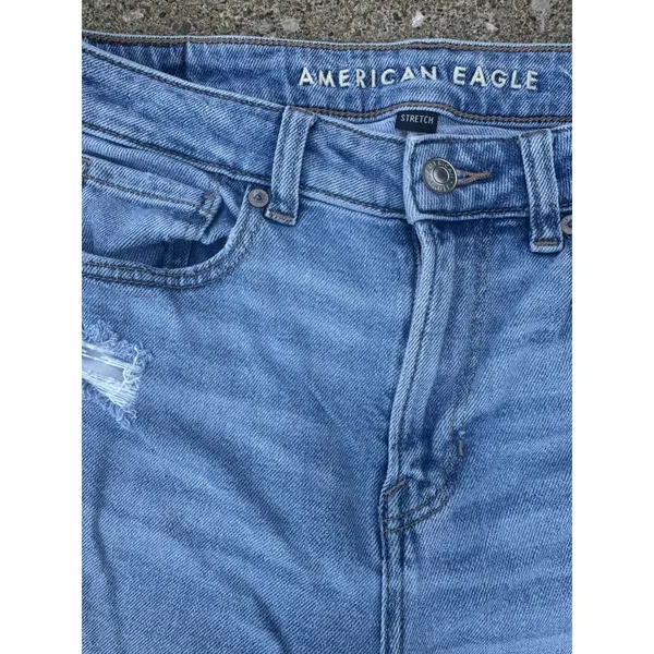American Eagle Mom Straight Distressed Jeans Medium Wash Stretch‎ Size 4 Regular - Image 7