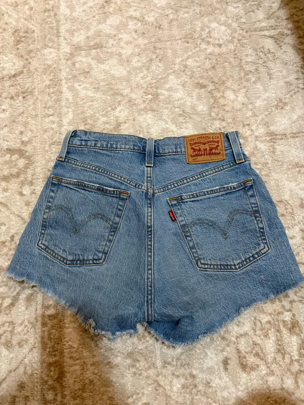 Levi’s Shorts - Image 3