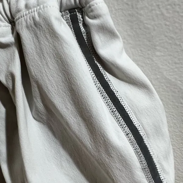 Lululemon HOTTY HOT SHORT! - Image 4