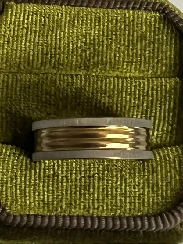 Classic Design Titanium Steel Silver/Gold Ridge Design 6mm Band Size 7.5 - Image 2