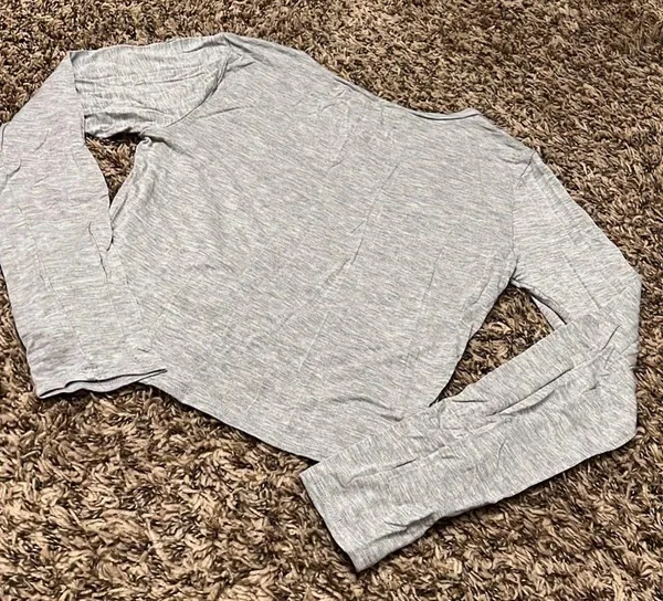 Ambiance Apparel Heather Grey Cropped Long Sleeve Top - Image 7