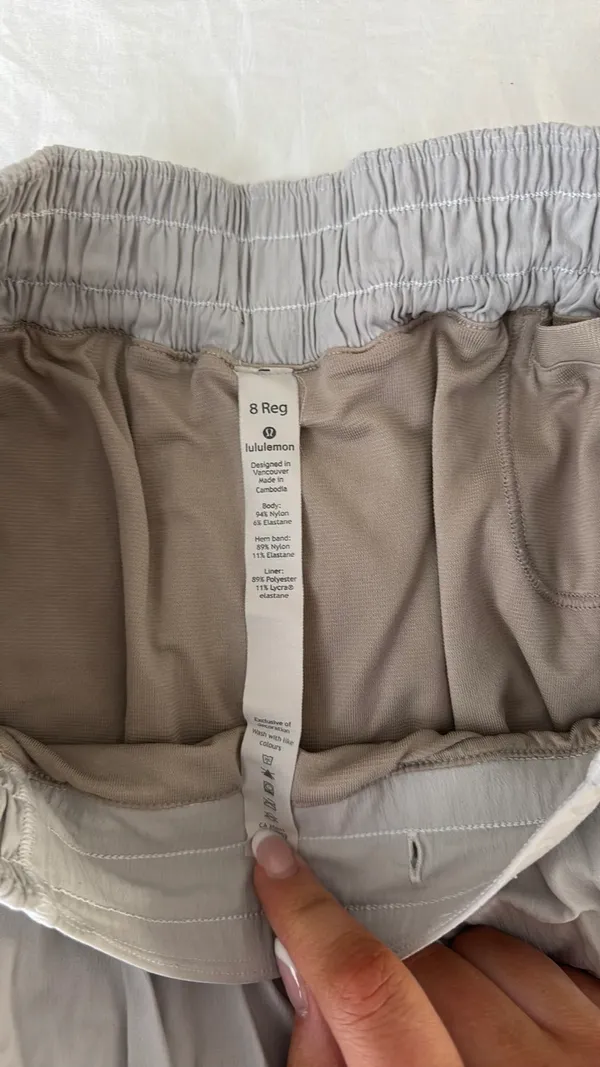 Lululemon Hotty Shorts 2.5" Hot Low-Rise - Image 3