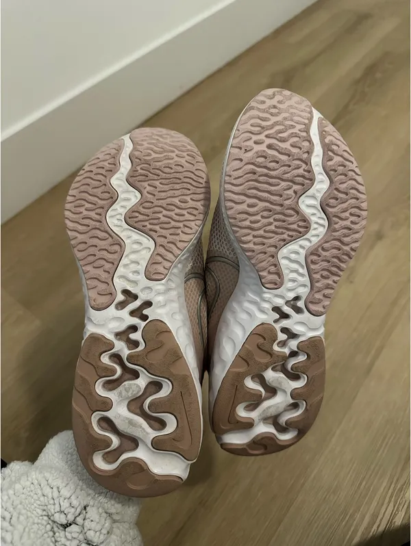 Women’s Nike Running Shoes - Image 4