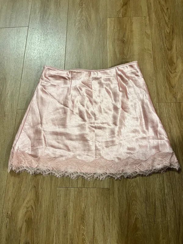 EXPRESS Satin Lace Trim Mini Skirt - Image 4
