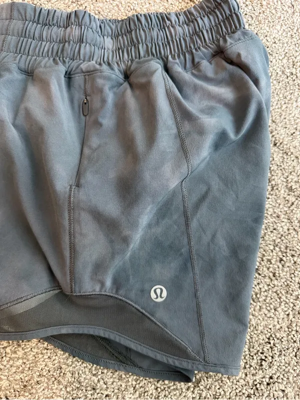 Lululemon Hotty Hot High Rise Shorts Size 4 Gray Tie Dye Lined 4” - Image 9