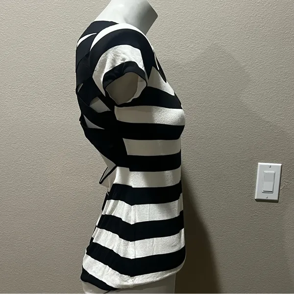 Bailey 44 stretchy black and white short sleeve tshirt blouse - Image 7