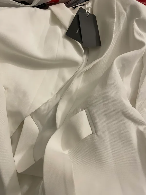 Boutique NWT Runway Skirts White Tie oversized blazer - Image 2