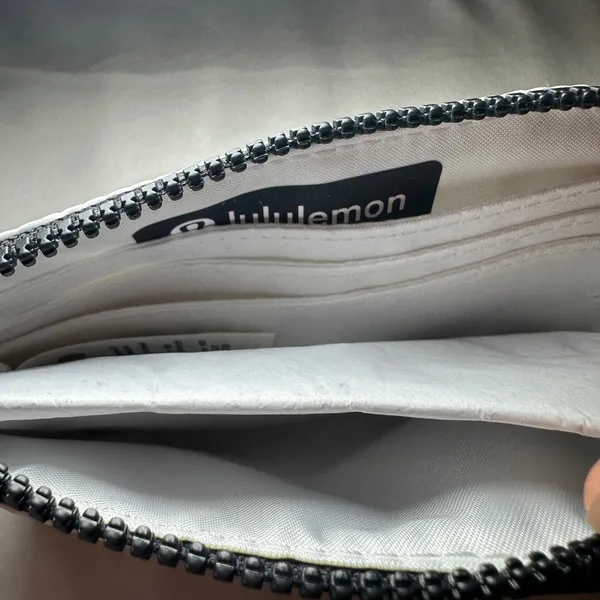 NWOT Lululemon Clippable Card Pouch in Manifesto Print Black and White - Image 3