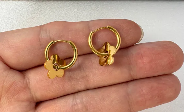 Elegant Flower Hoop Earrings for Women - Image 4