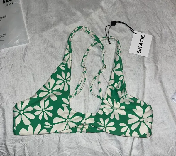 Skatie Bikini Top - Image 4