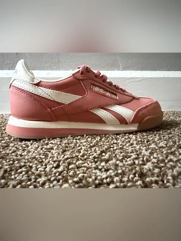 Reebok Classic Nylon Pink Gum Sole Vintage Style Retro Shoes Women's Size 6 - Image 2