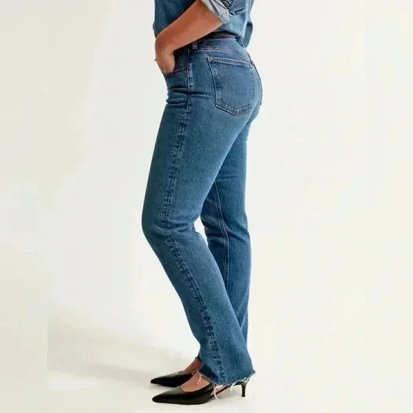 Abercrombie & Fitch Curve Love Mid Rise 90s Straight Jeans Jean size 28/6R - Image 3