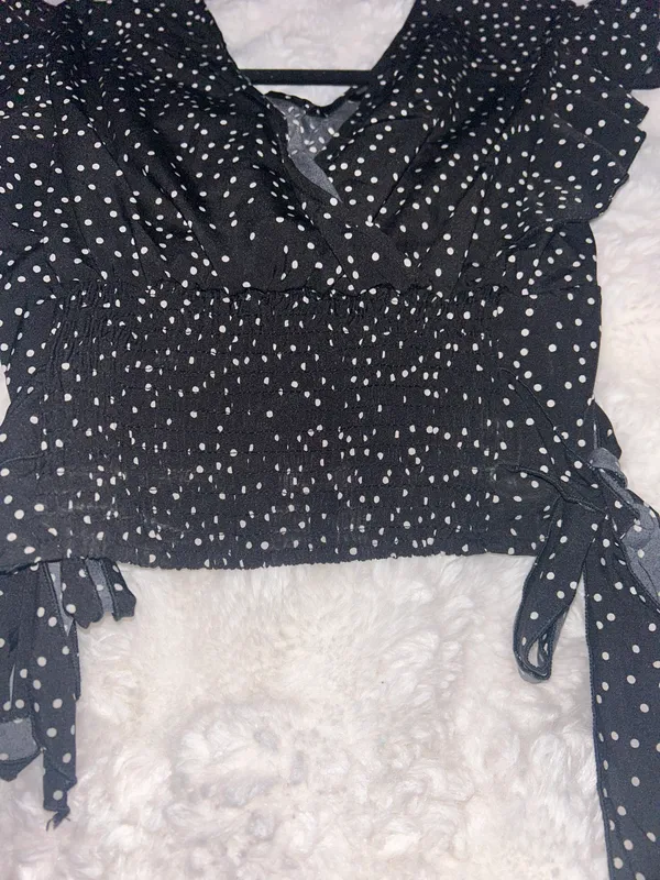 SheIn NWOT Black Ruffled Polka Dot Top - Image 3