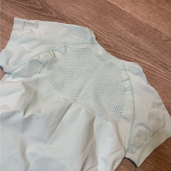 •ZELLA• SEAMLESS TEE - Image 6
