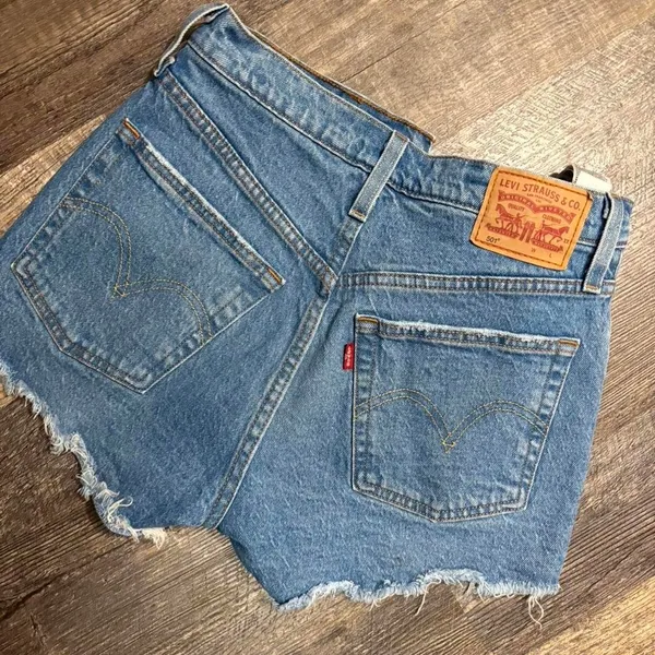 Levi's blue denim‎ shorts, Size 26 - Image 2