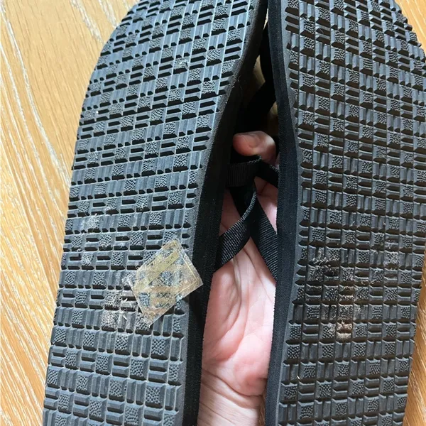 STQ Strappy Flip Flops, Women's Size 10M, Black - Image 3