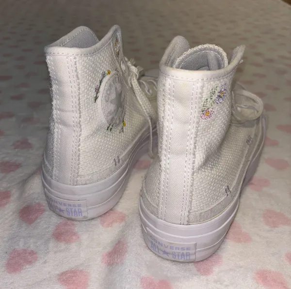 Converse embroidered platform white sneakers Size 7 - Image 2