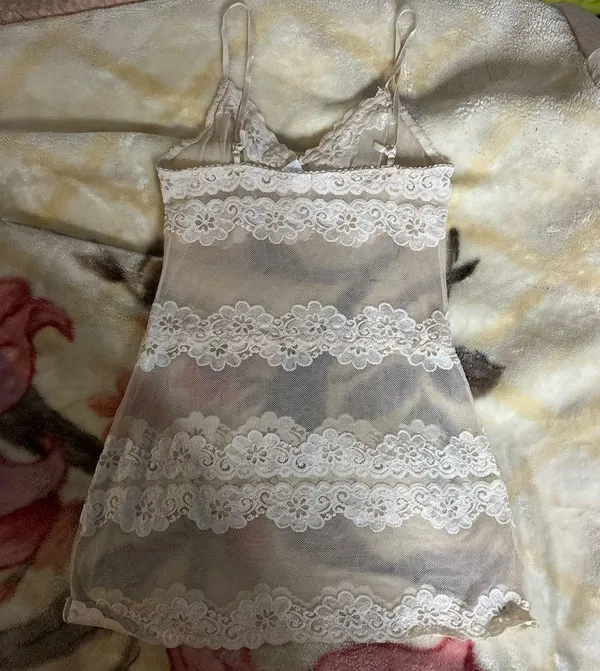 Medium Creme lace no brand camis - Image 2