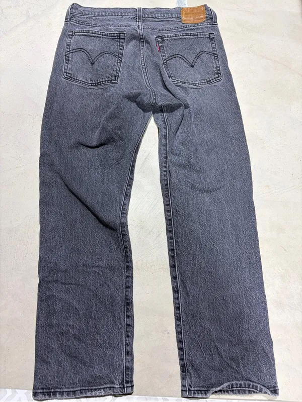 Levi’s premium wedgie Straight-Leg Jeans in Washed Black 30x28 - Image 4