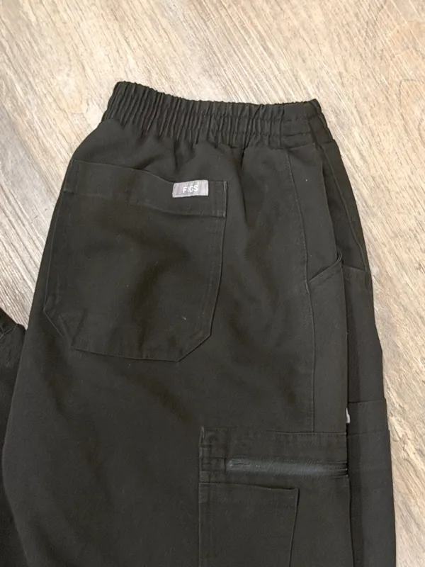 Figs Black Elastic-Waist Cargo Jogger Scrub Pants - Image 4