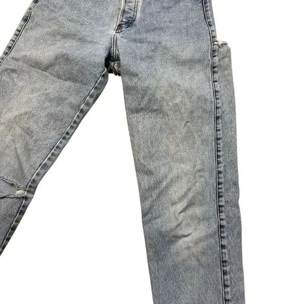 90s Vintage Women’s Levi’s Silver Tab straight leg blue jeans Thrashed Size 26 - Image 5