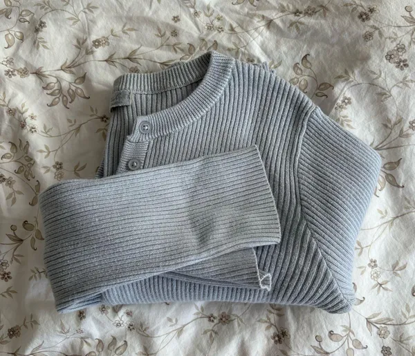 Brandy Melville Cropped ribbed baby blue sweater - Image 3