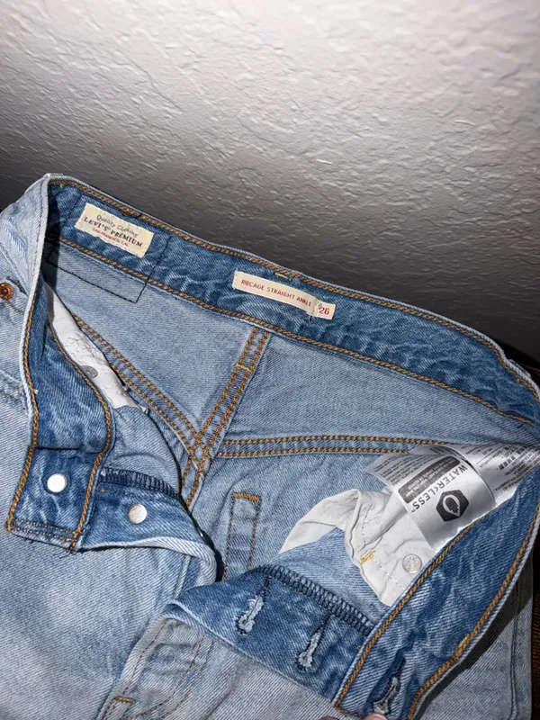 Levi’s Ribcage Straight Ankle Button Fly Jeans Size 26 - Image 8