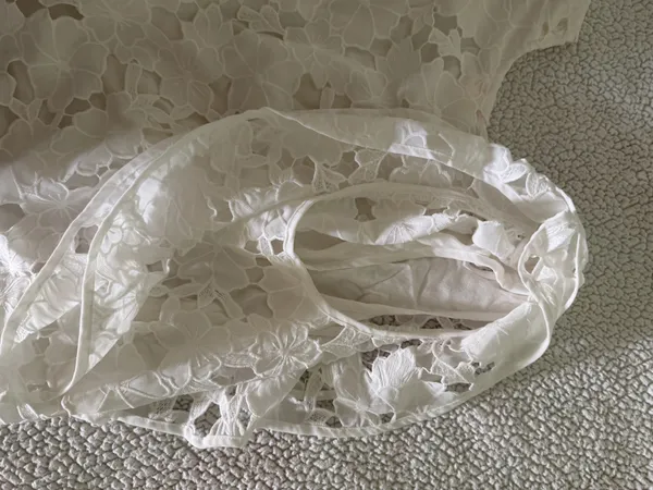 Entro White lace top - Image 5