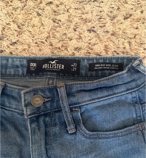 Hollister High-Rise Mom Jeans - Image 2