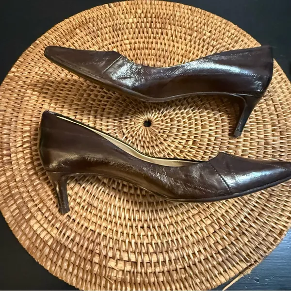 Vaneli‎ Dark Brown Leather Heels Size 7 - Image 8