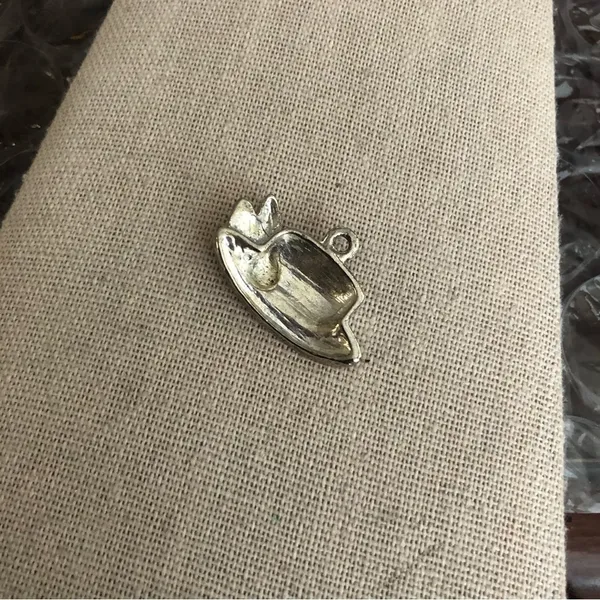 Vintage Red Hat Pendant - Image 3