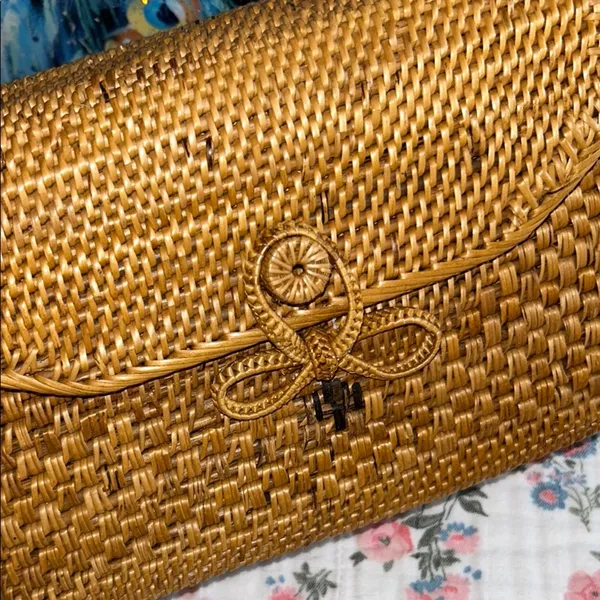 Vintage Tan Woven Shoulder Bag with Leather Strap - Image 3
