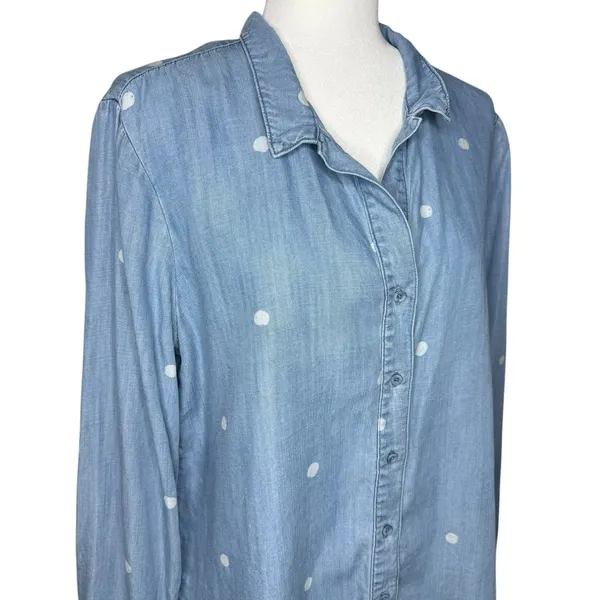 Cloth‎ & Stone Top L Anthropologie Denim Chambray Polka Dot Button Up Shirt - Image 2