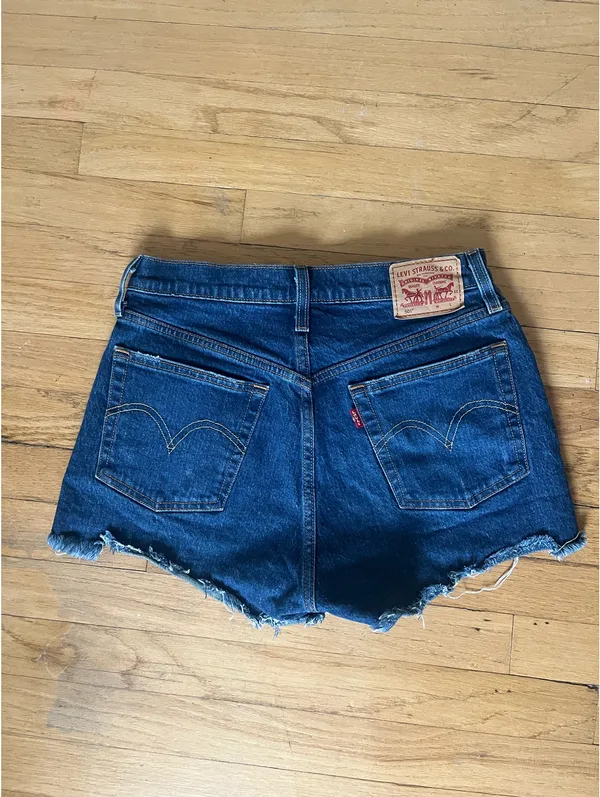 Levi’s Shorts 501 - Image 2