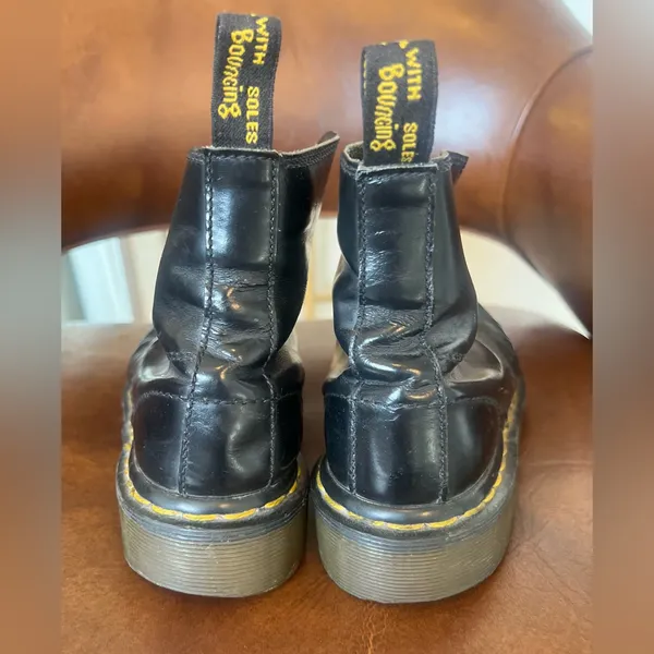 Dr. Martens Boots Womens Size Mens Size 6 10072 Smooth Leather Shiny Black - Image 4