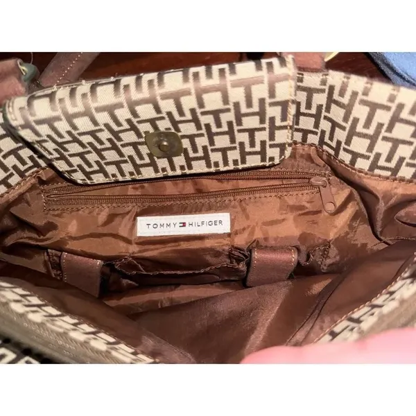TOMMY HILFIGER Vintage Y2K Shoulder Purse, Excellent Pre-owned Condition - Image 4