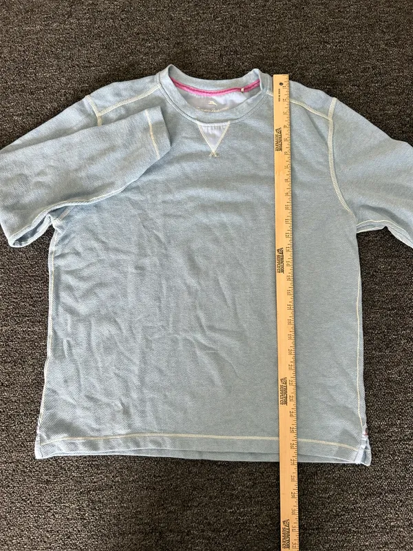 Tommy Bahama 100% cotton light blue crewneck top. Size medium. - Image 3