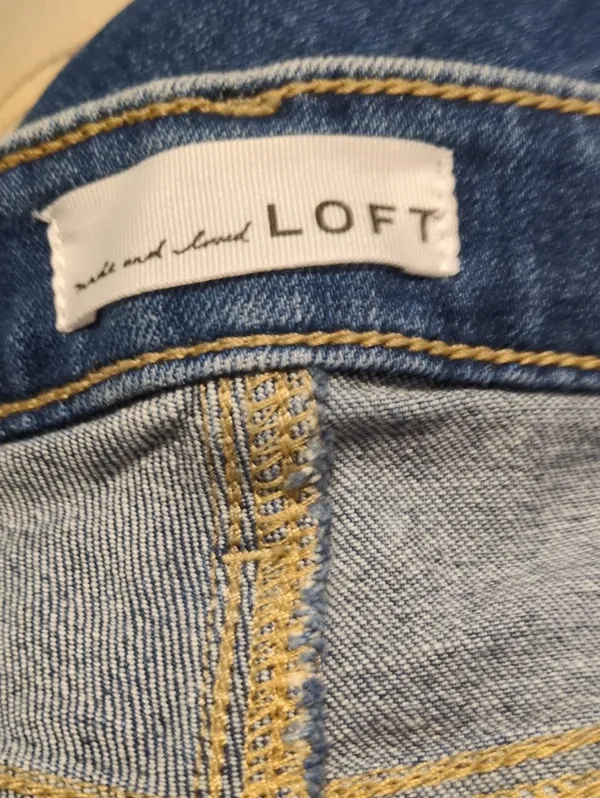 Loft The Curvy Super Soft Girlfriend Jeans Size 10/30 - Image 3