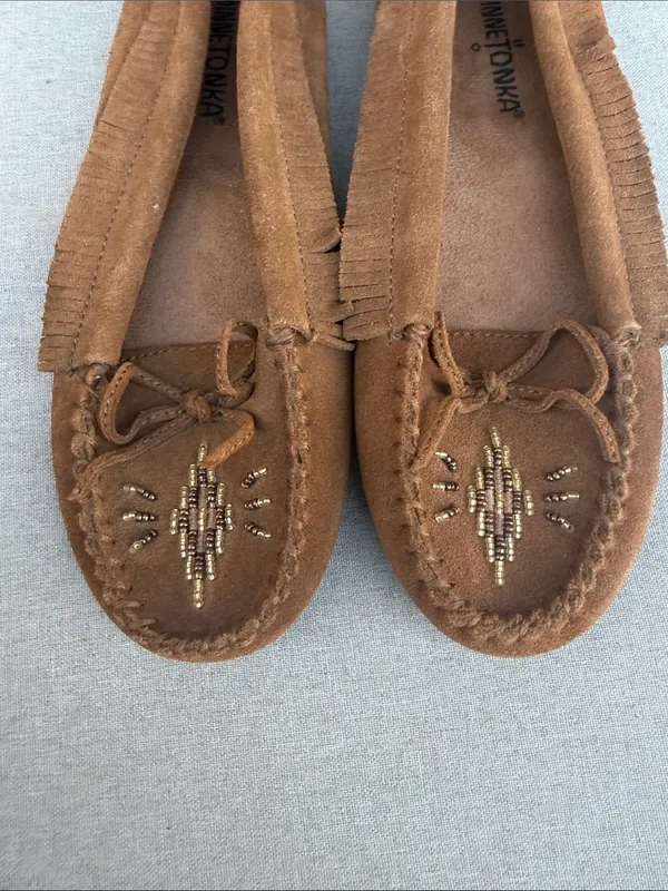 Minnetonka Brown Leather Beaded Moccasin loafers size 6 NEW - Image 6