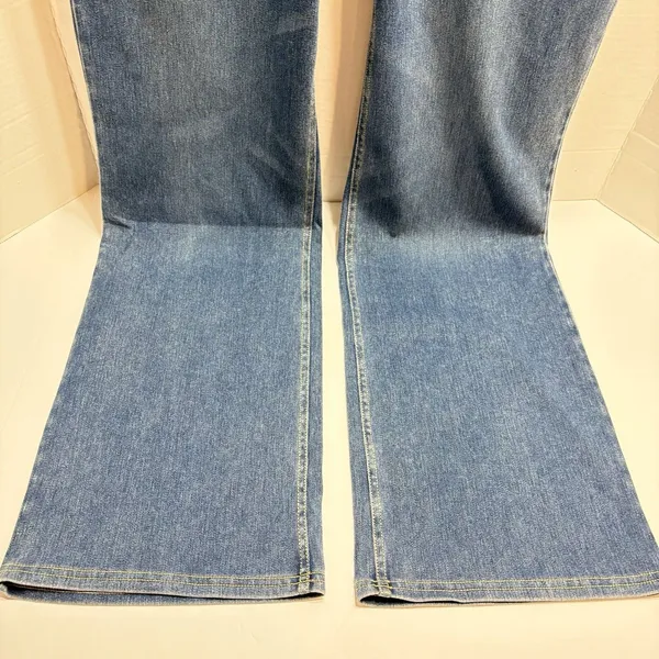 Halara Flare Jeans Women XL Tall Blue Denim Pull On High Waist Stretch Bootcut - Image 4