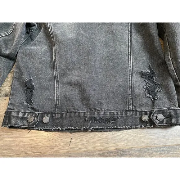 EUC Womens Signature 8‎ distressed black denim jean jacket darling size S - Image 9