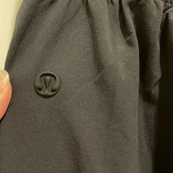 Lululemon Womens Flat Front Stretch Pocket Pull - Image 6